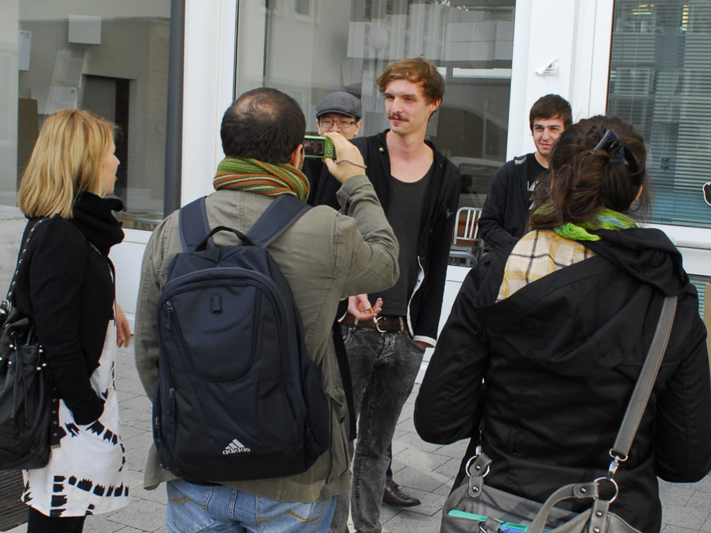 Müde aber zufrieden beim abschliessenden Barbecue