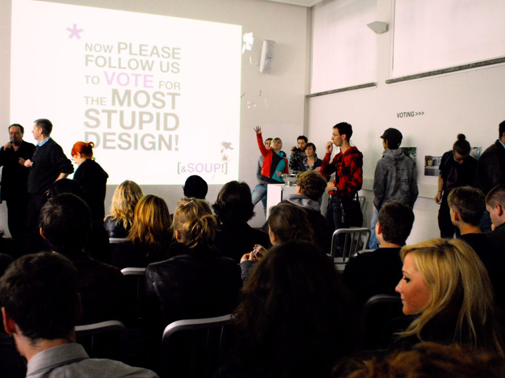 Über Stupid Design wurde mit Kaugummis abgestimmt