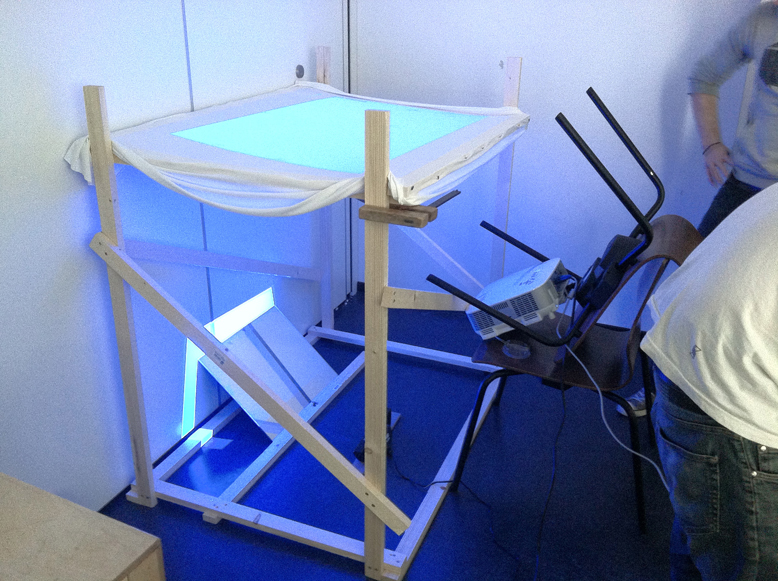 Erste Tests mit dem Prototypen 1.0 und verschiedenen Stoffen