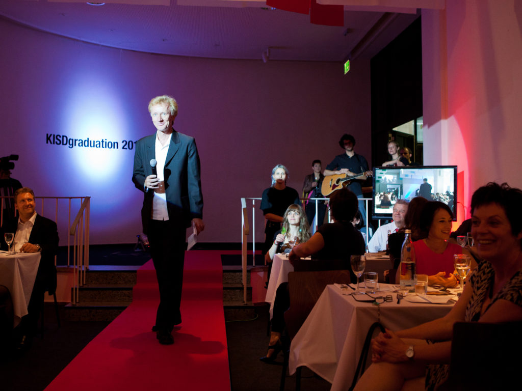 Begrüßung durch den Dekan: Prof. Philipp Heidkamp gemeinsam mit dem Direktor: Prof. Jenz Großhans