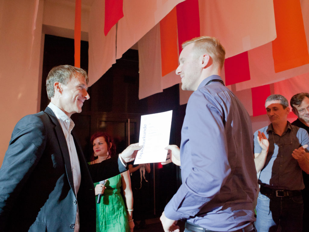 Verleihung der Urkunden …