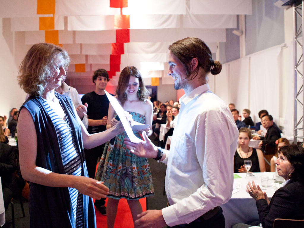 Verleihung der Urkunden …