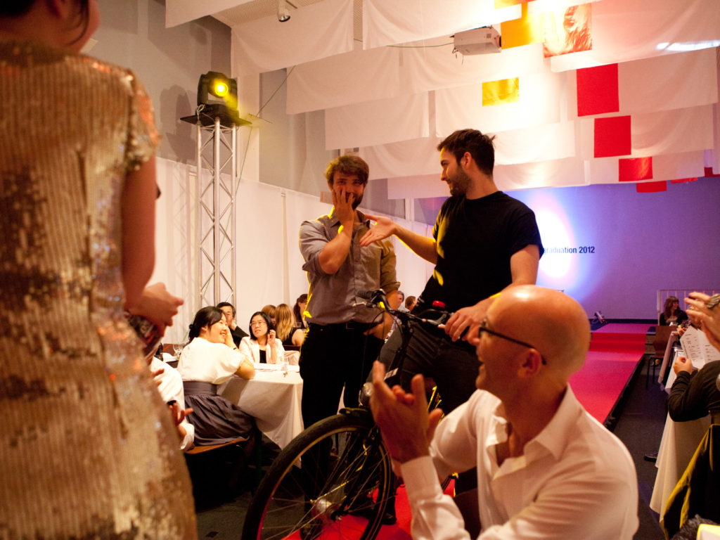 Der Tombolahauptgewinn: Ein Fahrrad …