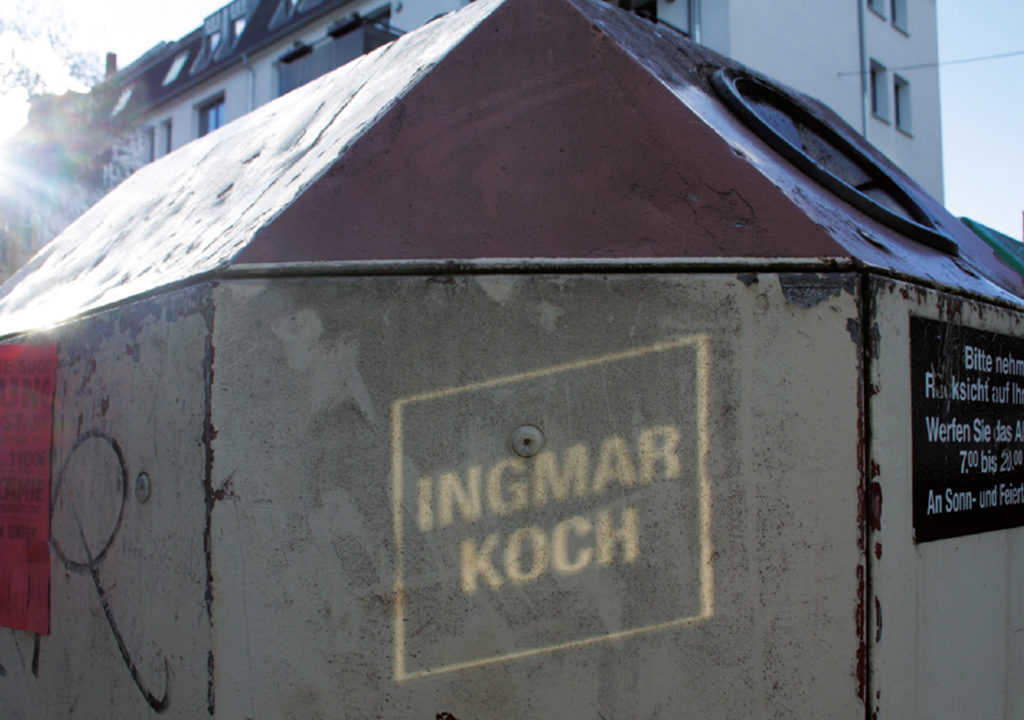 obituary
<br />
Daniel Sadowski,
Julia Severiens,
Lukas Höh, Mara Siegel