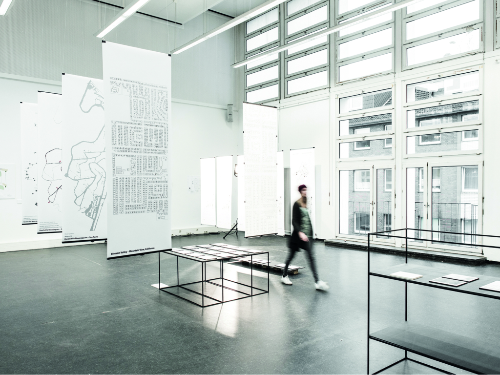 Nelly Schmerber, Comparing Favela Vila Nova Jaguaré in São Paulo to Blossom Valley in Mountain View, CA, 2017