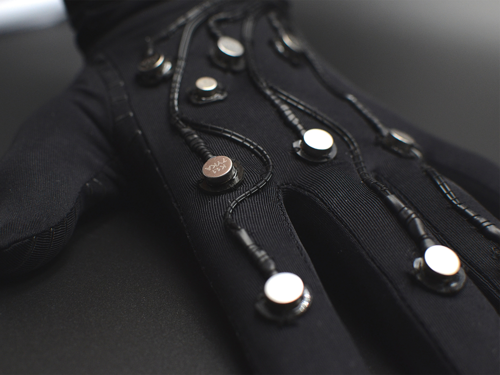 mounting of actuators and routing of cables