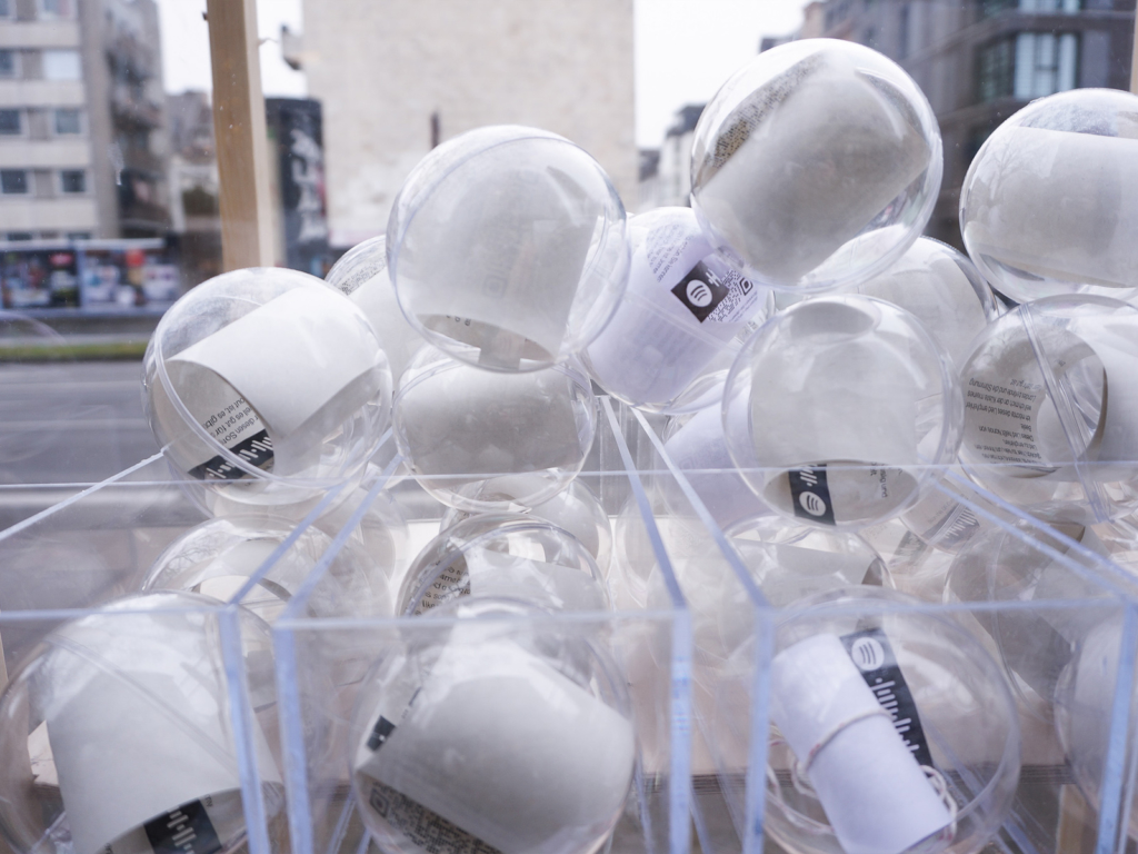 Music non-isolated: The impact of filter bubble on users in music streaming