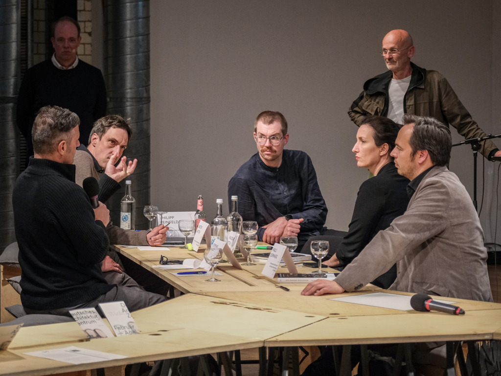 Stephan Günzel, Carsten Jantzen, Jan Philipp Drude, Franziska Ritter, Pablo Dornhege, stehend: Philipp Reinfeld, Johan Bettum