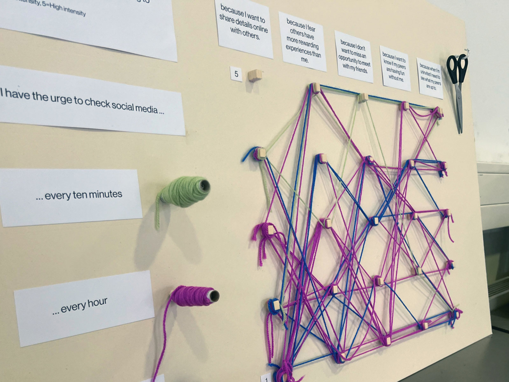 Exhibition at KISD: »Fomo Board« by Katharina Lena Kirsch, Rina Marie Dorette de Vries, Semiha Merve Boyar