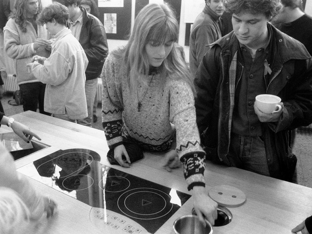 Presentation of cooktop designs. In the middle, student Daniela Reuter – today managing partner of ”designatics“, Cologne. 
Photo: © Prof. Heiner Jacob, 1991.